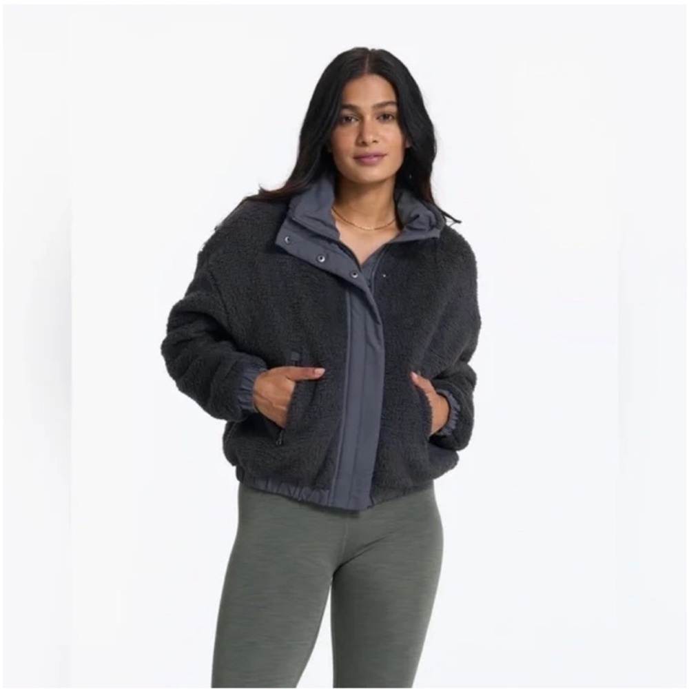 Vuori cozy Sherpa jacket size Large